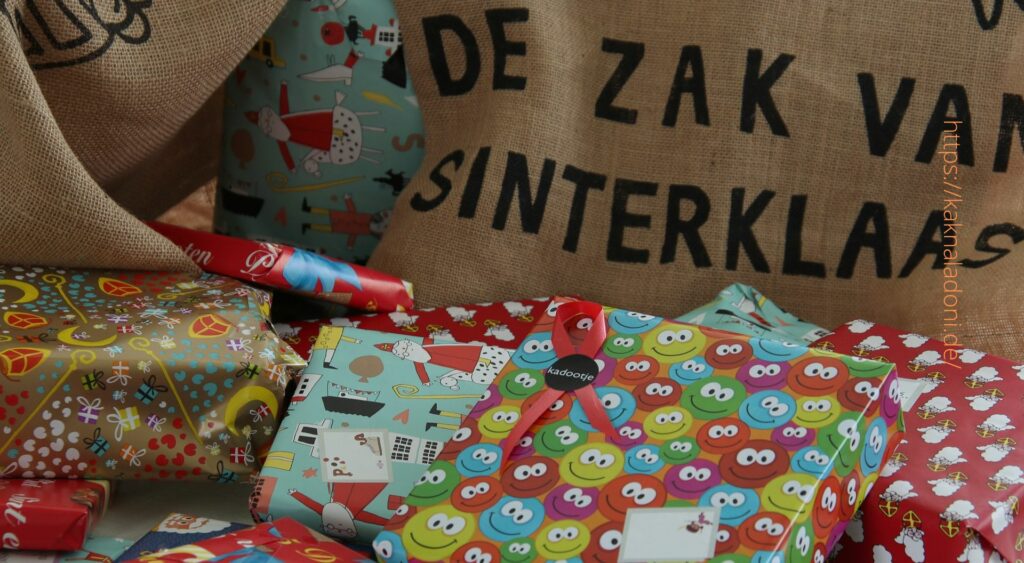 Санта Клаус в Нидерландах - это Sinterklaas