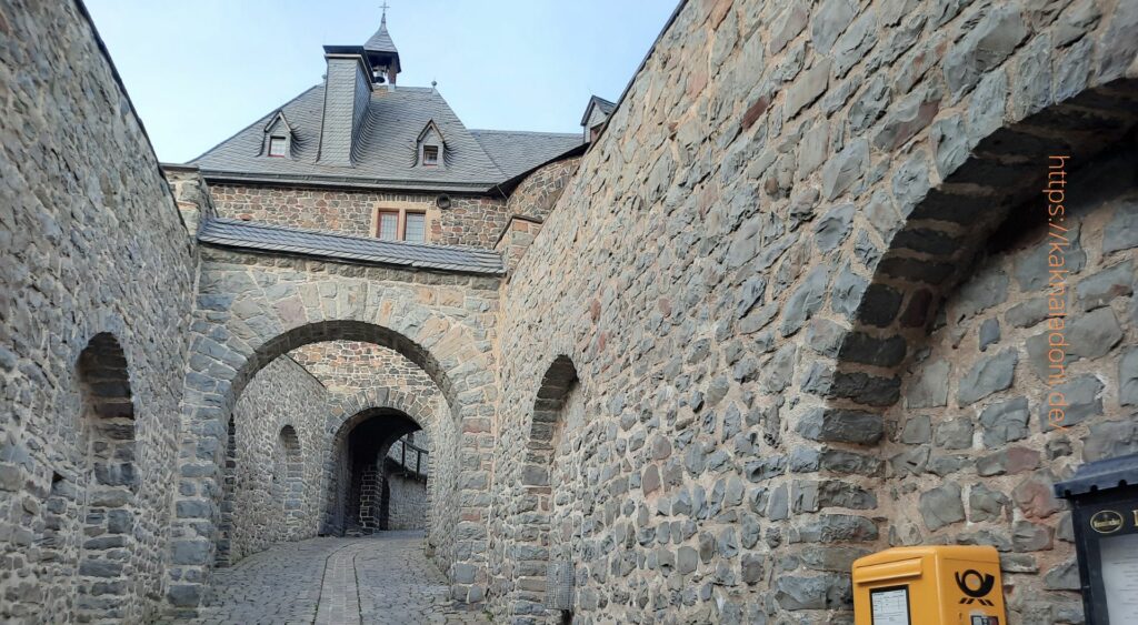 Средневековье в наши дни можно ощутить в замке Альтена
