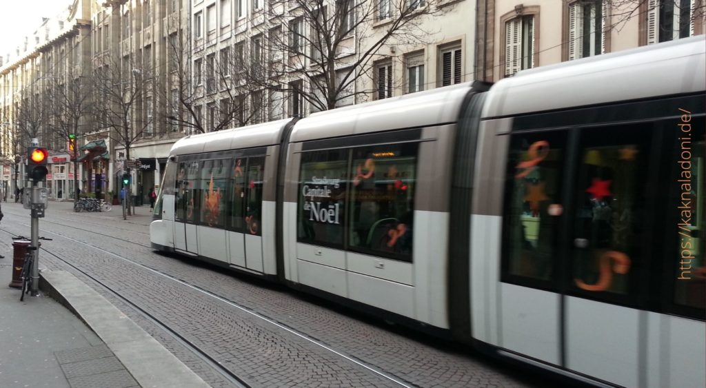 Трамвай в Страсбурге в период рождественских праздников